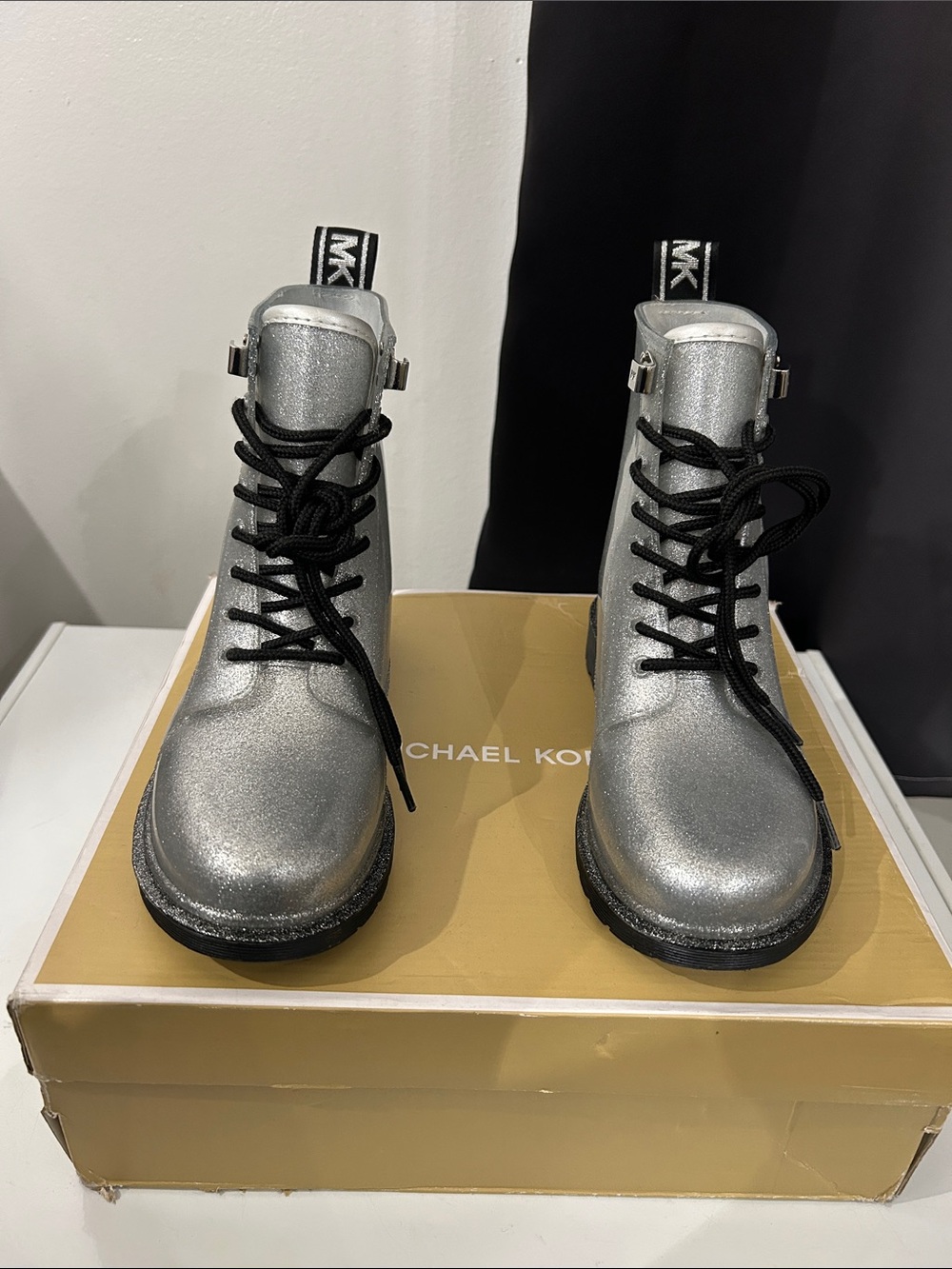 Michael Kors Women Lace up Tavie Rain Booties